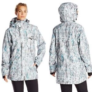 Oakley Zulu Camouflage snowboard jacket. Womens